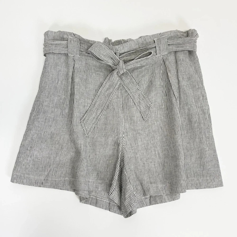 NEW Max Studio Shorts Womens Size Large Black White Bow Tie Belt NWOT